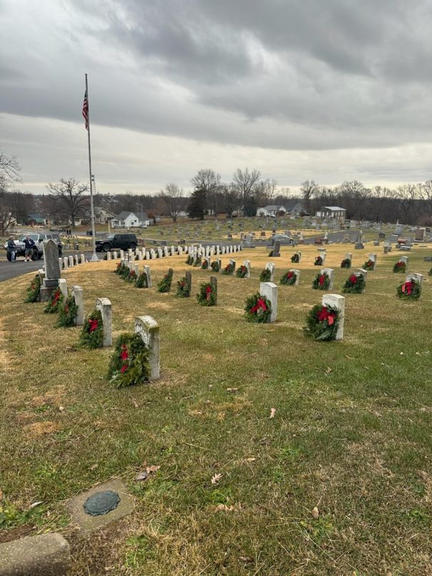 “Wreaths Across America” has big boost with local help to lay wreaths ...